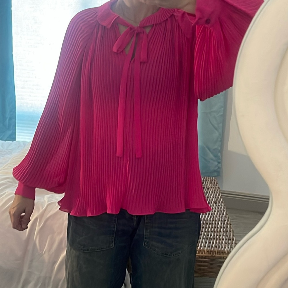 Front tie, billow sleeve blouse
